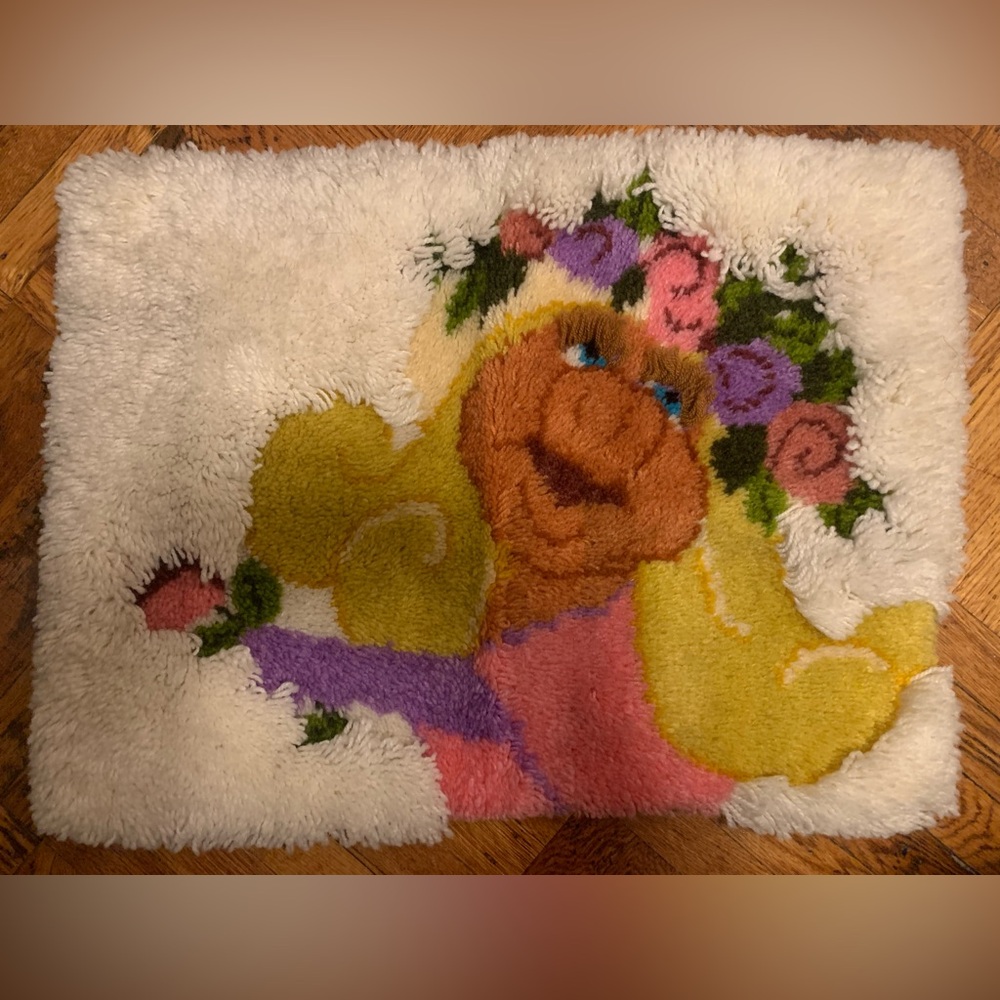 Vintage muppet miss piggy latch hook rug